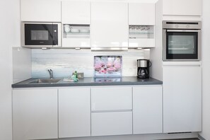 Køleskab, mikrobølgeovn, ovn, opvaskemaskine