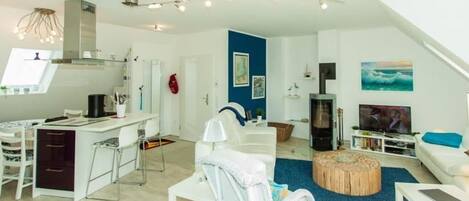 Televisie, een open haard en videospelletjes