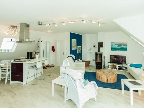 تلفزيون، مدفأة، ألعاب فيديو