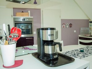 ثلاجة، ميكروويف، فرن، غسالة أطباق