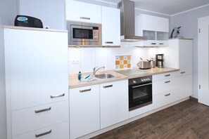 Køleskab, mikrobølgeovn, ovn, opvaskemaskine