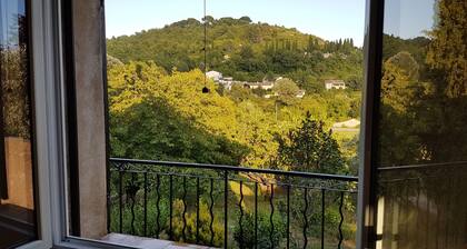 Detached house on the outskirts of Riez