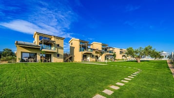 Junior Studio Suite | Garden view