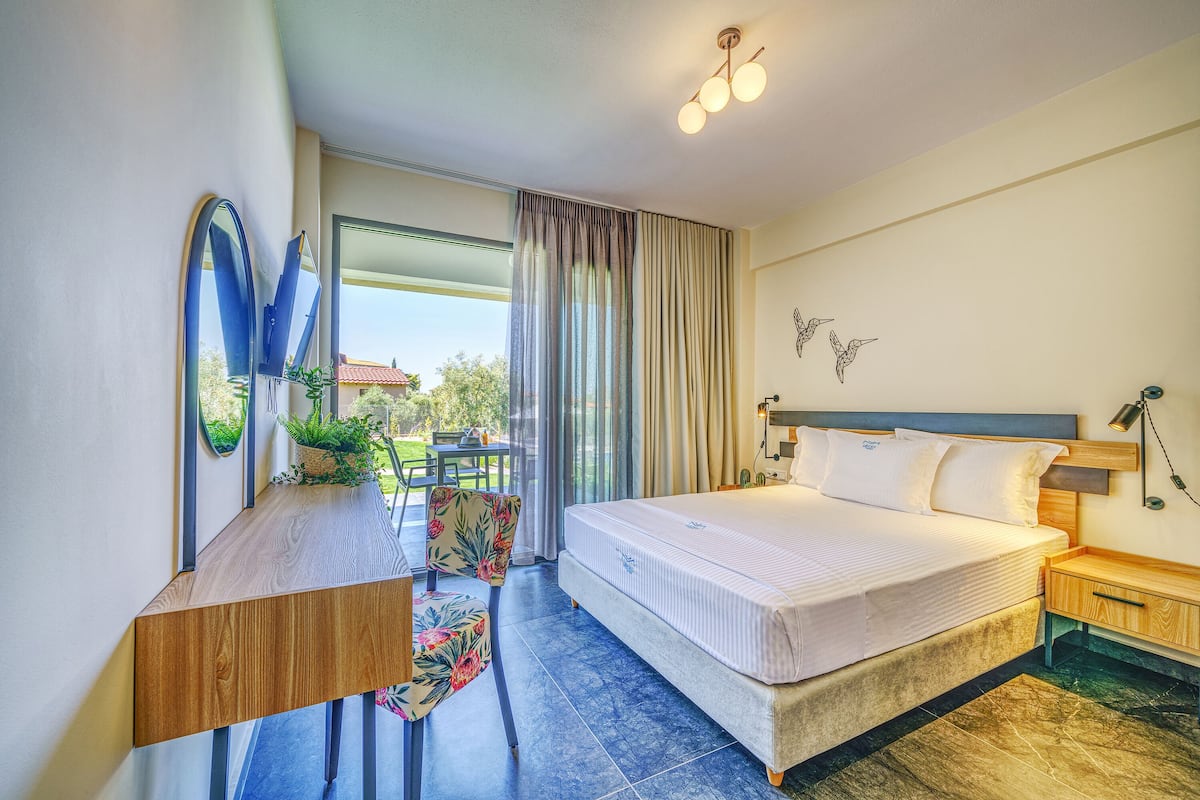 Junior Studio Suite | Premium bedding, in-room safe, individually decorated