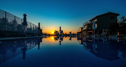 Miroes Suites