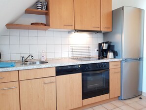 Fridge, oven, dishwasher, coffee/tea maker