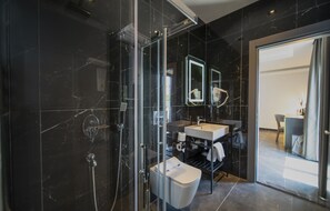 Grand Suite, 2 Bedrooms | Bathroom | Eco-friendly toiletries, bathrobes, slippers, towels - Sea Palm Otel Yalikavak (Bodrum)