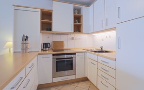 Fridge, microwave, oven, coffee/tea maker - Panoramahaus, App. 45 (Cuxhaven)