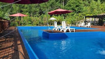 Seasonal outdoor pool