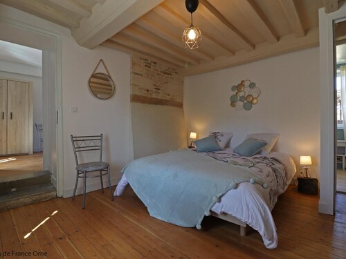 Charming stone country house with WIFI, terrace and enclosed garden