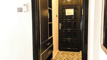 Large Oda | Wifi gratis y ropa de cama