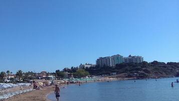 Beach nearby, sun loungers, beach umbrellas, 4 beach bars