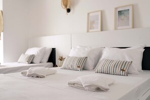 三人房, 露台, 海景 | 迷你吧、办公桌、隔音、免费 WiFi