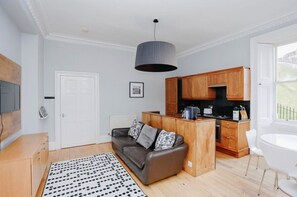 Téléviseur, bureau