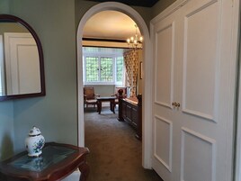 Quarto casal luxo | Wi-Fi de cortesia, roupa de cama