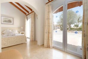 4 soverom, strykejern/-brett, wi-fi og sengetøy