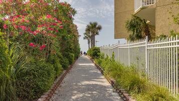 Enceinte de lâhĂ©bergement