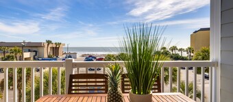 Top Sail: Oceanview Pet-Friendly Condo with Pool in Folly Beach
