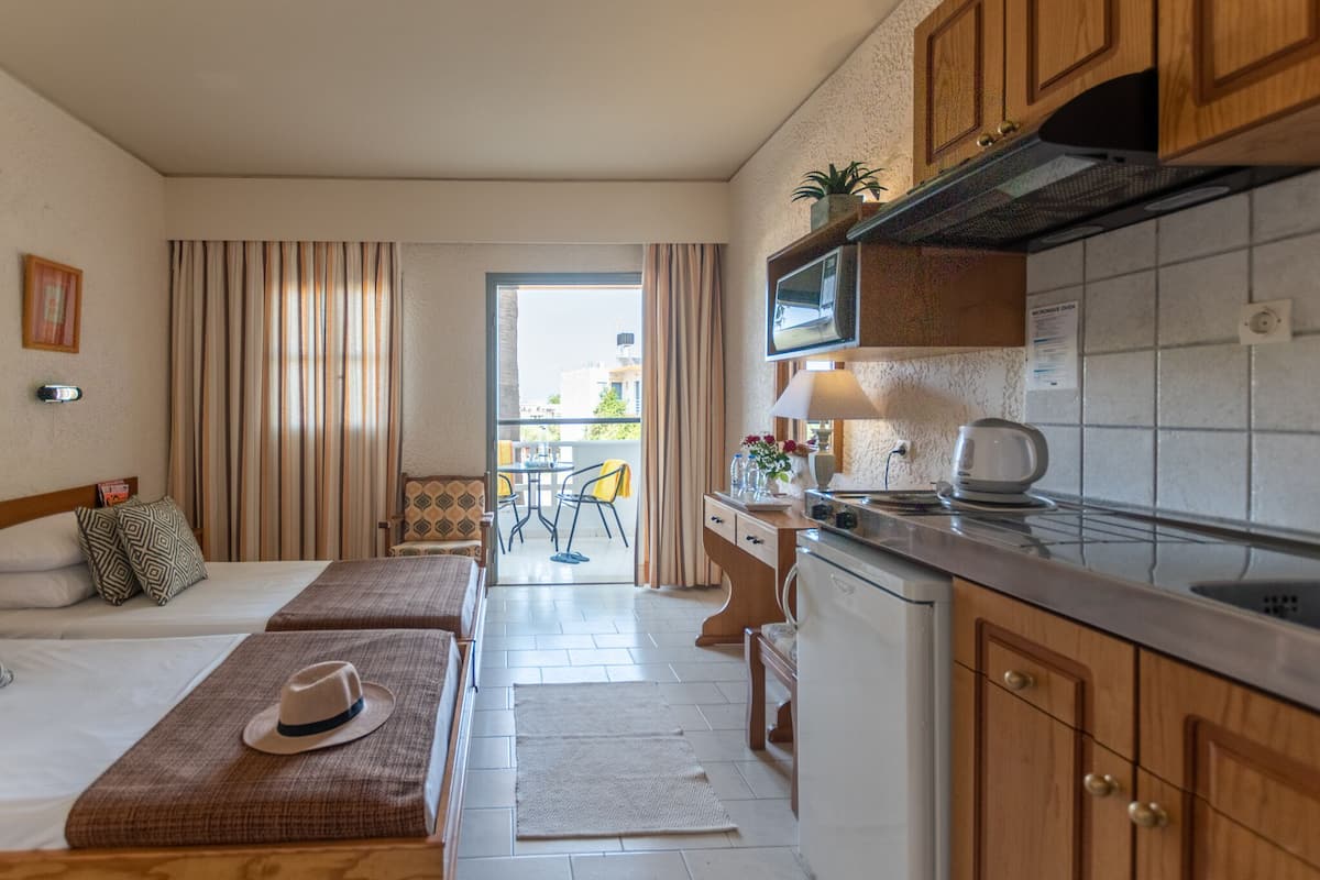 1 bedroom, in-room safe, desk, iron/ironing board