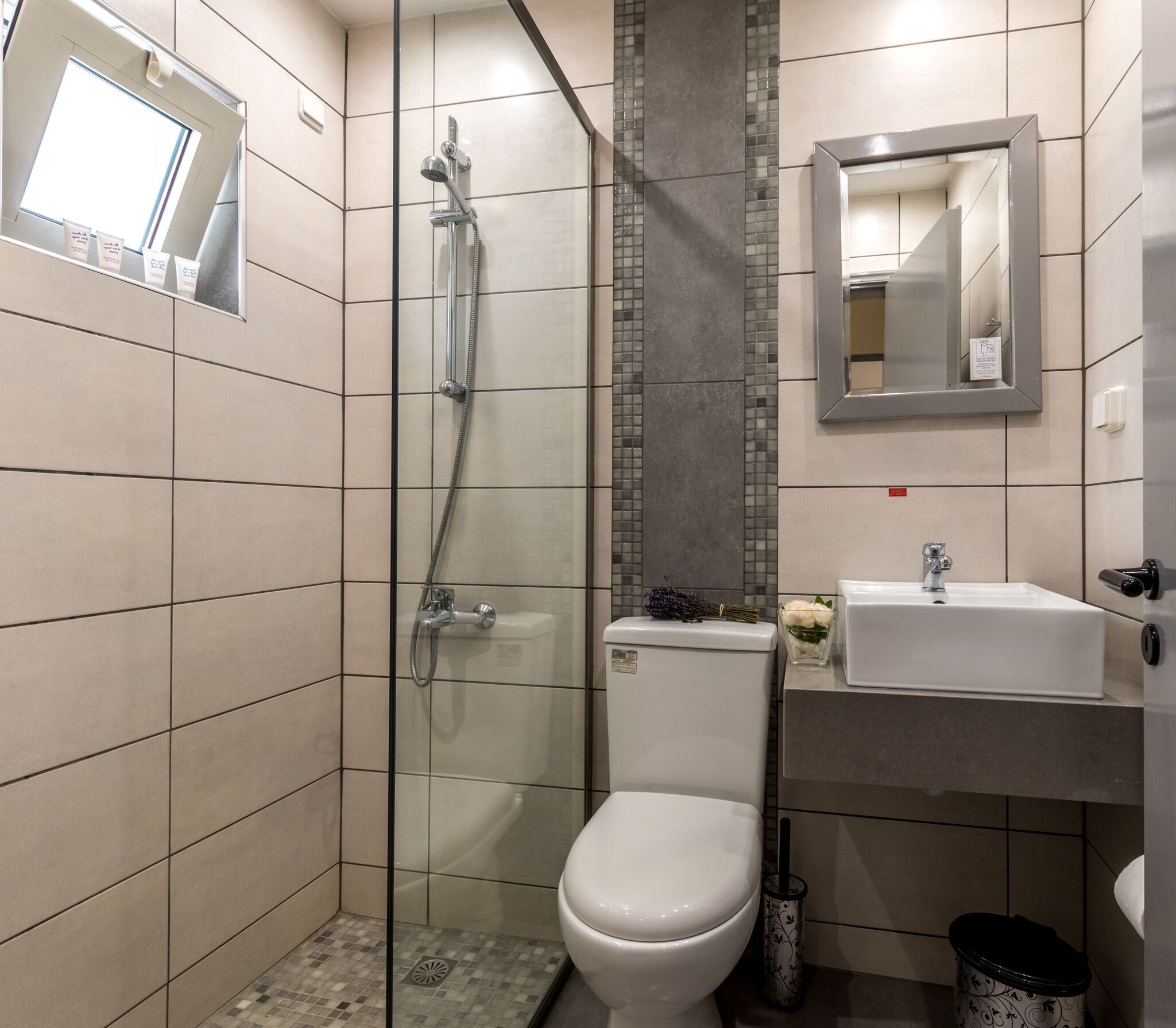 bathtub, free toiletries, hair dryer, towels