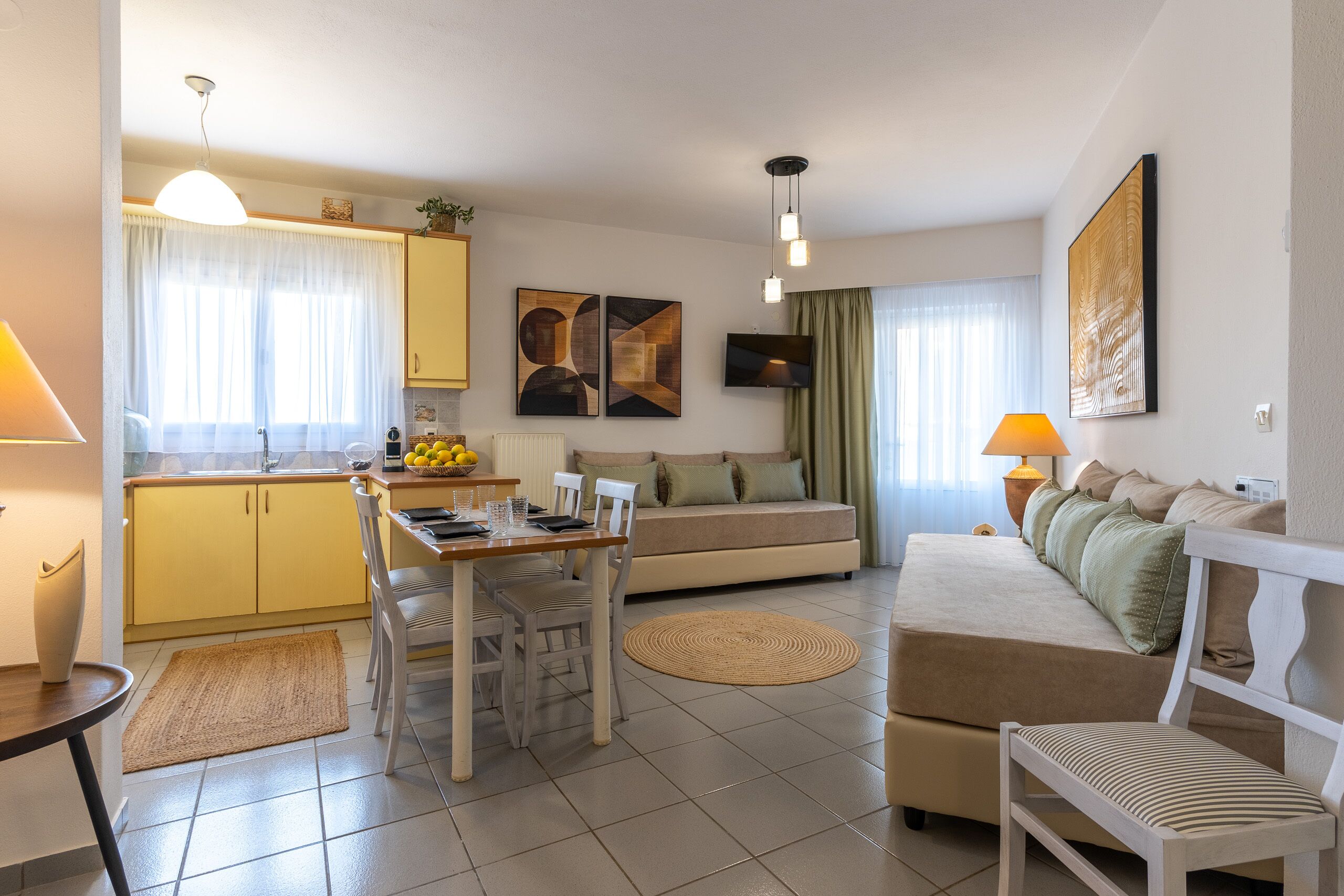 standard one bedroom quintuple apartment | terrace/patio
