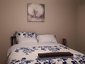 2 bedrooms, iron/ironing board, WiFi, bed sheets