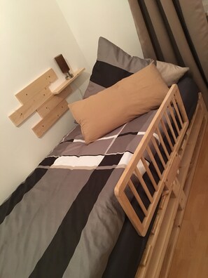 3 slaapkamers, een strijkplank/strijkijzer, wifi, beddengoed