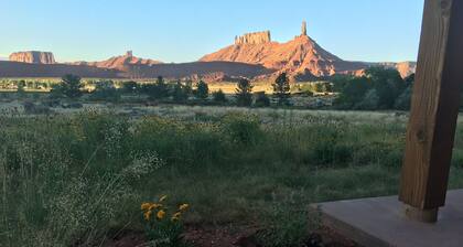 Castle Valley Retreat with View of Castle Rock