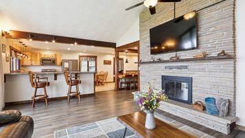 Télévision, cheminée