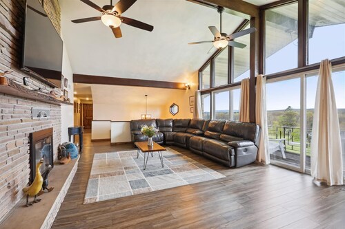 Ridgecrest: Charming Family Mountain Retreat