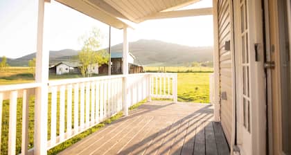 Secluded Farmhouse Country Setting close to Lava Hot Springs!