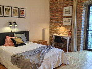 1 Schlafzimmer, Schreibtisch, Bügeleisen/Bügelbrett, Reisekinderbett