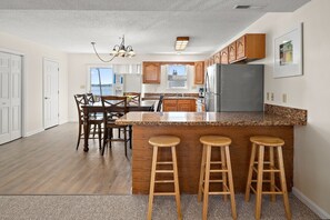 Dining - Large Townhouse A, Walk to the Beach and Boardwalk (Ocean City)