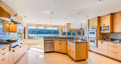 Spacious Lake Whatcom Waterfront Home - Luxury from Sunrise to Sunset!