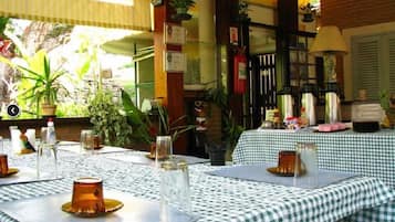 Free daily cooked-to-order breakfast