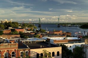 Exterior - Beautifully restored condo in the heart of everything downtown has to offer! (Wilmington)