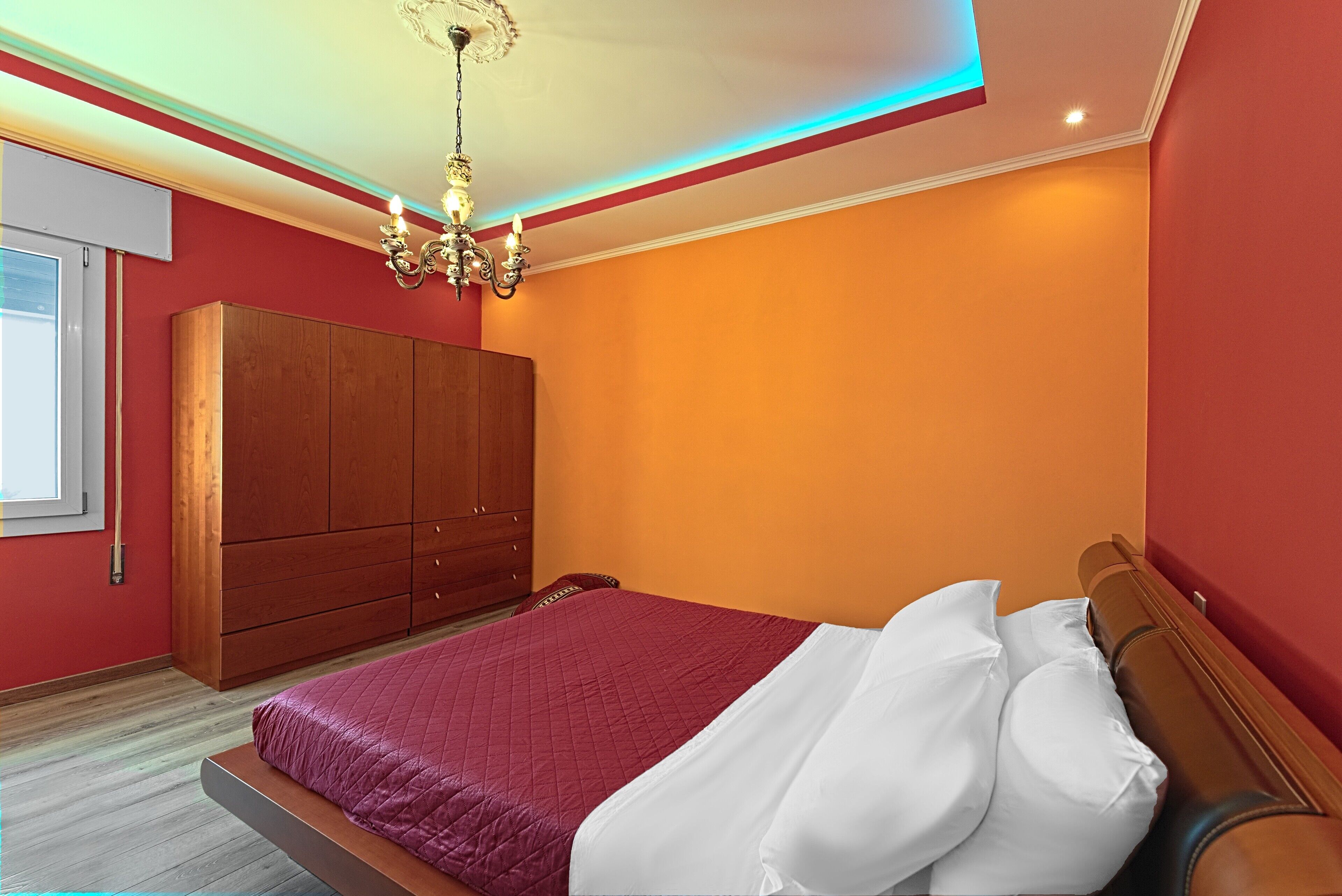 2 bedrooms, soundproofing, iron/ironing board, WiFi (free)