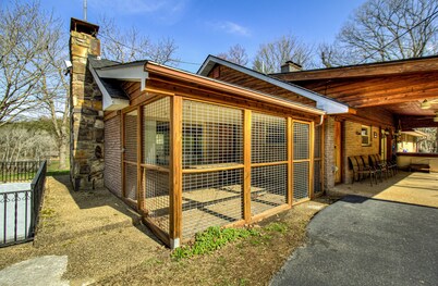 Kenny's Mountain Hideaway w/ Hot Tub, Arcade, Fireplace, Views, & 11 King Beds