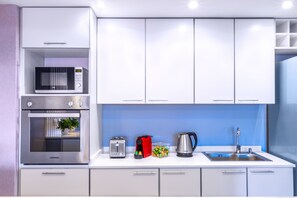 Superior Apartment (#1) | Private kitchen | Full-sized fridge, microwave, oven, coffee/tea maker - Luxury Apartments in Palermo - by BueRentals (Buenos Aires)