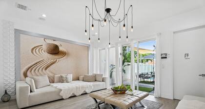 Modern haven 5B 4B with heated Pool