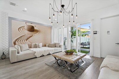  Modern haven  5B 4B with heated  Pool