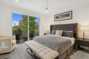 5 bedrooms, desk, iron/ironing board, free WiFi