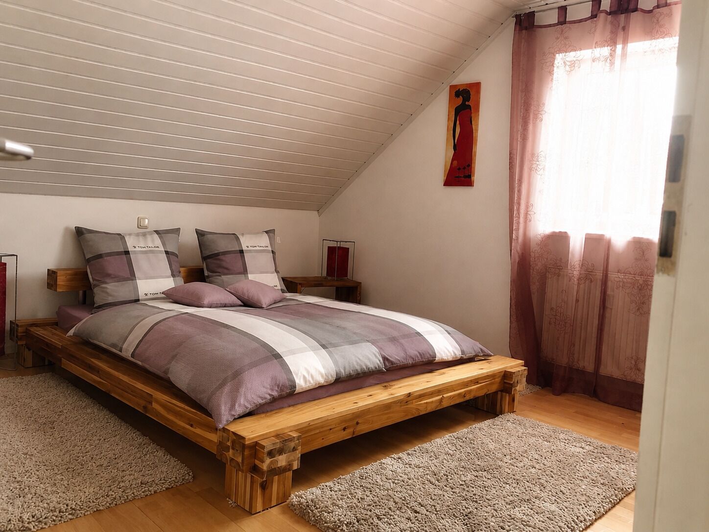 3 bedrooms, iron/ironing board, travel crib, WiFi (free)