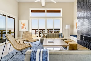 Smart-TV, Kamin, Tischfußball, Tischtennisplatte