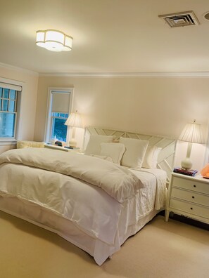 6 quartos, ferros/tábuas de passar roupa, Wi-Fi