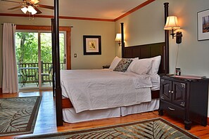 3 bedrooms, iron/ironing board, travel crib, free WiFi