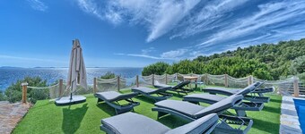 Beachfront Villa New Horizons II