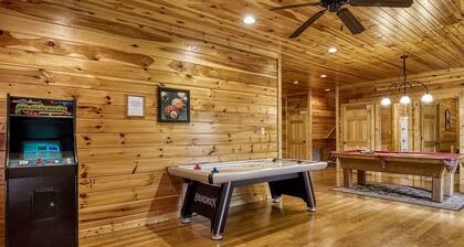 MASSIVE 5 BED 5 BATH CABIN WITH THEATER IN GATLINBURG FALLS- VIEWS! FUN!