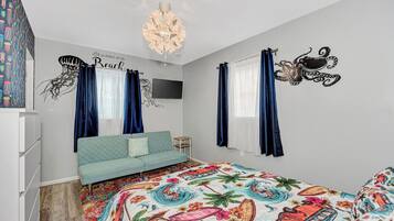 3 bedrooms, iron/ironing board, WiFi, bed sheets