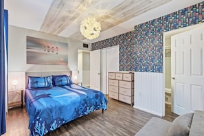 3 habitaciones, tabla de planchar con plancha, wifi y ropa de cama